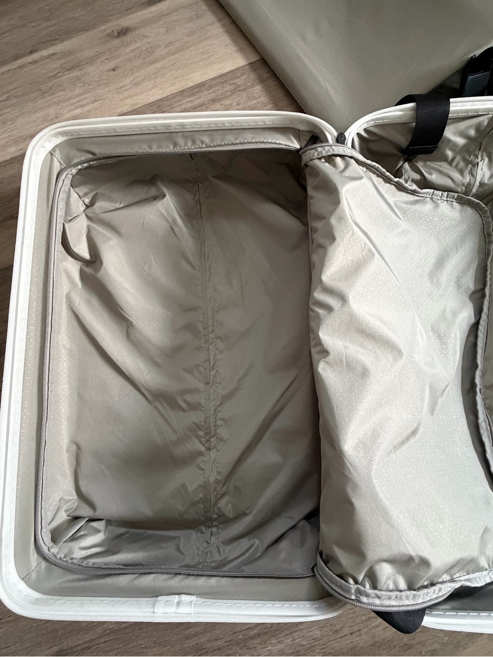 Beautiful Monos White Terrazzo-Print Carry-On Pro Plus Suitcase!! - Picture 14 of 16